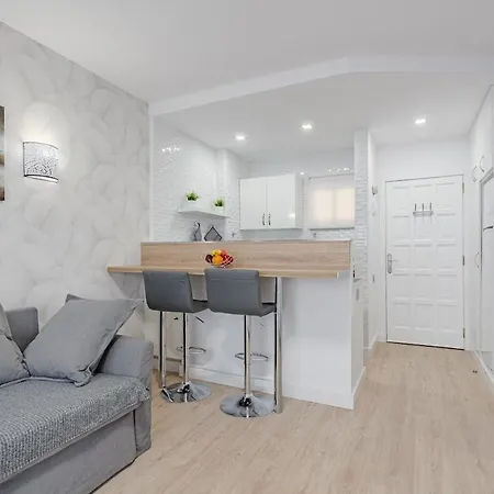 Modern And Cozy In Cristianos Apartment